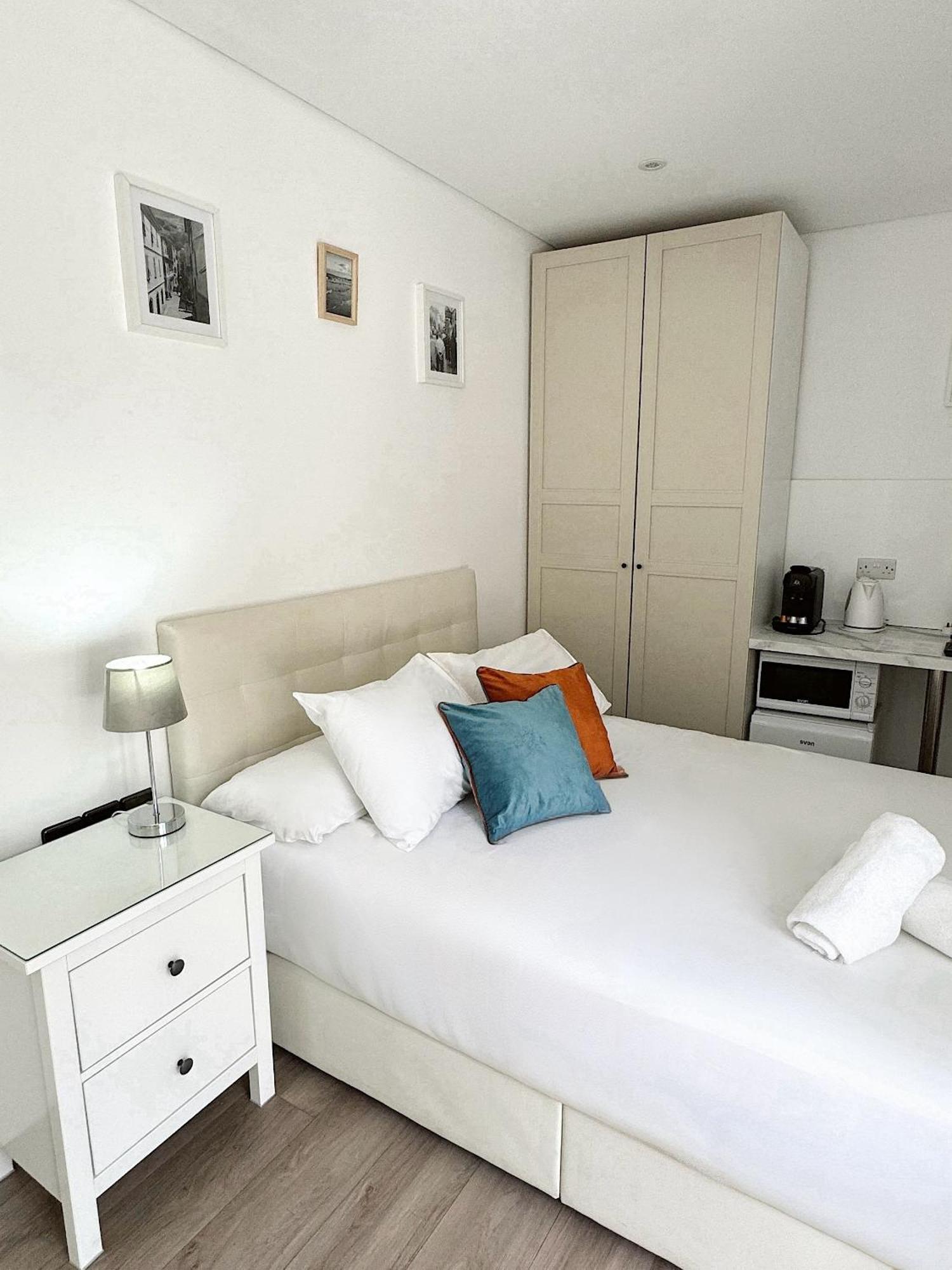 Master Penthouse Double Room Ensuite With Private Terrace - Grand Central House Gibraltár Kültér fotó